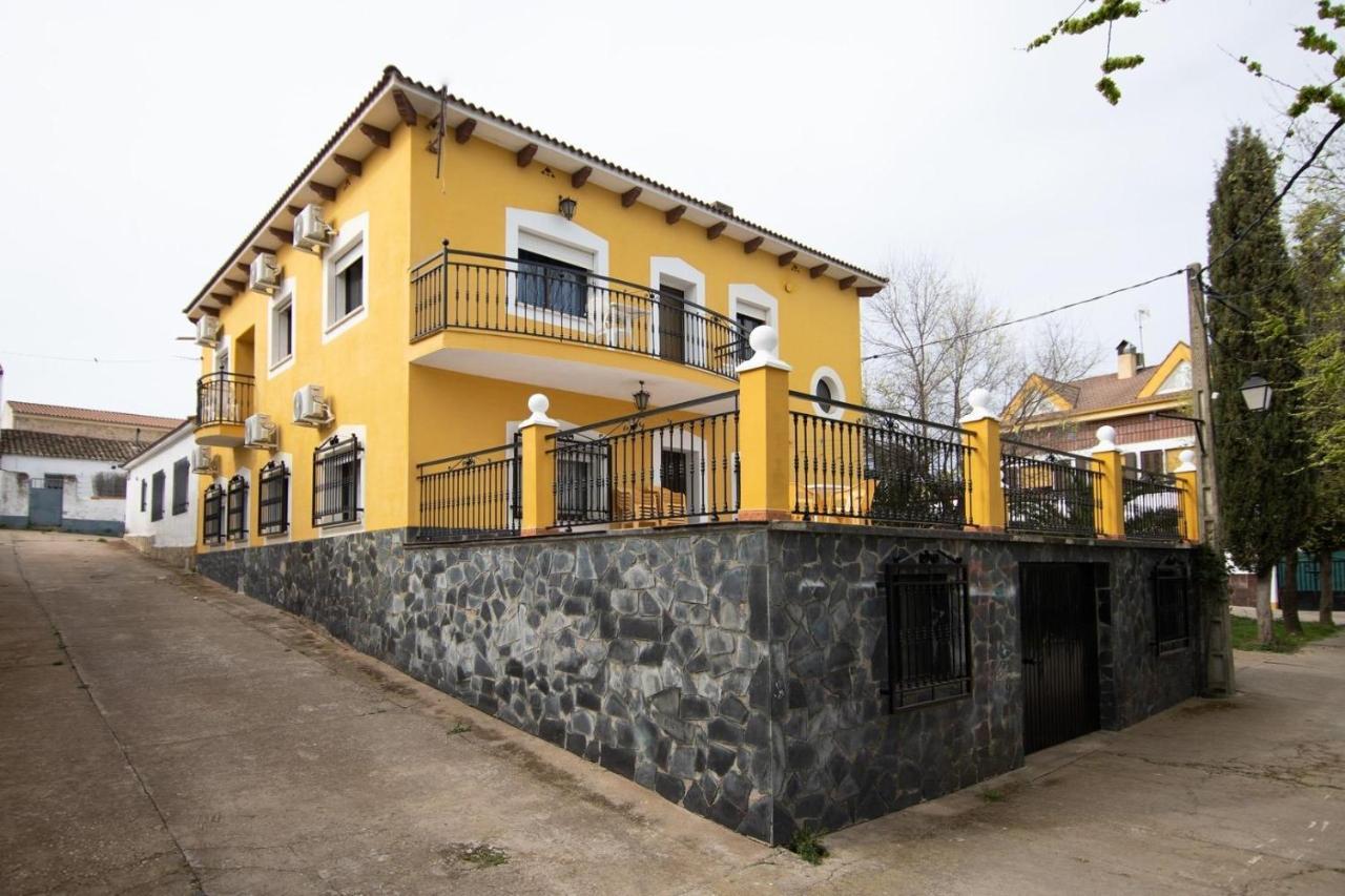 Posada El Arriero Torrejón el Rubio Exterior foto